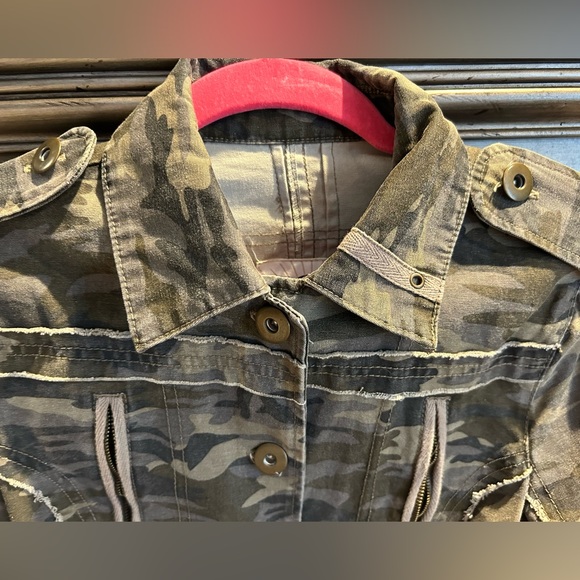 women camo lightweight casual short jacket - Picture 5 of 9